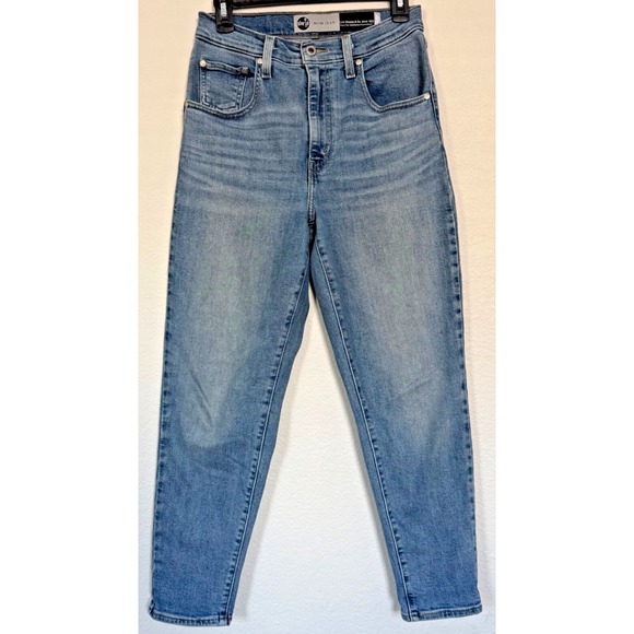 Levi's Silver Tab Mom Jean Women‎ 27  High Waisted Light Blue Wash Whispering - Picture 1 of 16